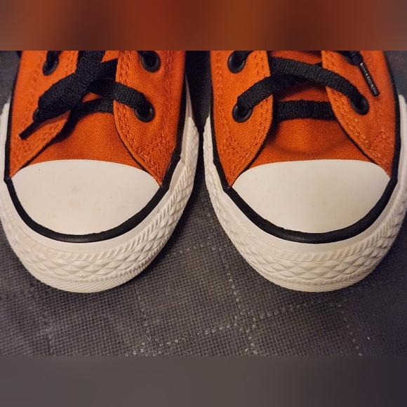 Converse Kids Orange and Black Sneakers Size 3 - Picture 9 of 9